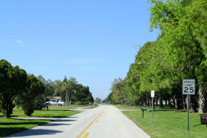 Speed limit: road in the usa - signage